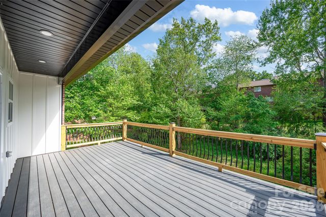 906 4th Street NE, Conover, NC 28613
