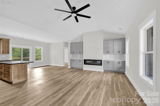906 4th Street NE, Conover, NC 28613