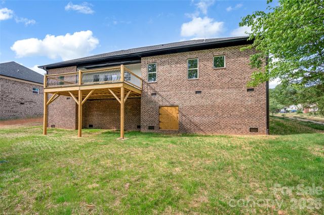 906 4th Street NE, Conover, NC 28613