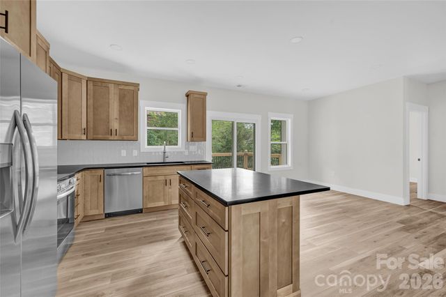 906 4th Street NE, Conover, NC 28613