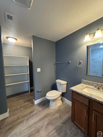 1027 Riley Ave, Emporia, KS 66801