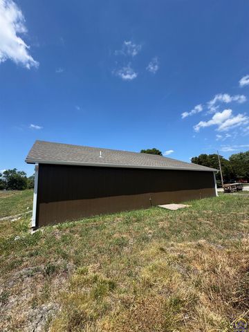 1027 Riley Ave, Emporia, KS 66801