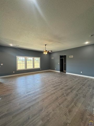 1027 Riley Ave, Emporia, KS 66801