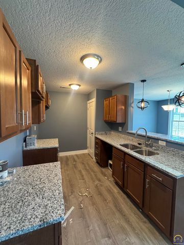 1027 Riley Ave, Emporia, KS 66801