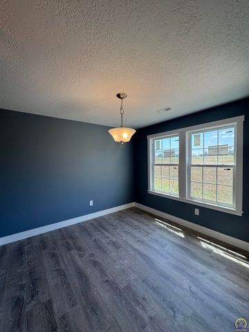 1027 Riley Ave, Emporia, KS 66801