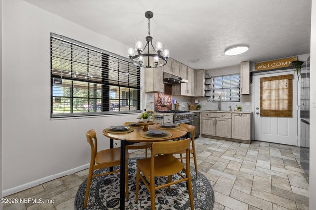 7662 CONTOUR Drive, Jacksonville, FL 32221