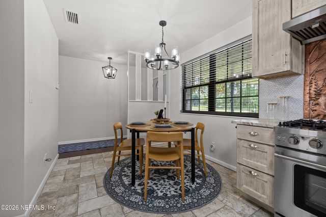 7662 CONTOUR Drive, Jacksonville, FL 32221