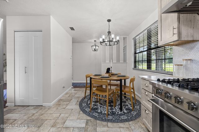 7662 CONTOUR Drive, Jacksonville, FL 32221