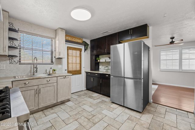 7662 CONTOUR Drive, Jacksonville, FL 32221