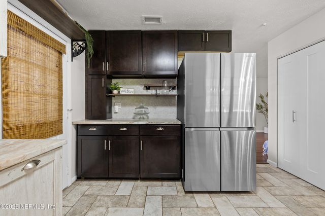7662 CONTOUR Drive, Jacksonville, FL 32221