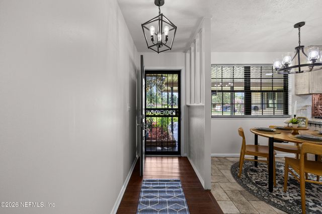 7662 CONTOUR Drive, Jacksonville, FL 32221