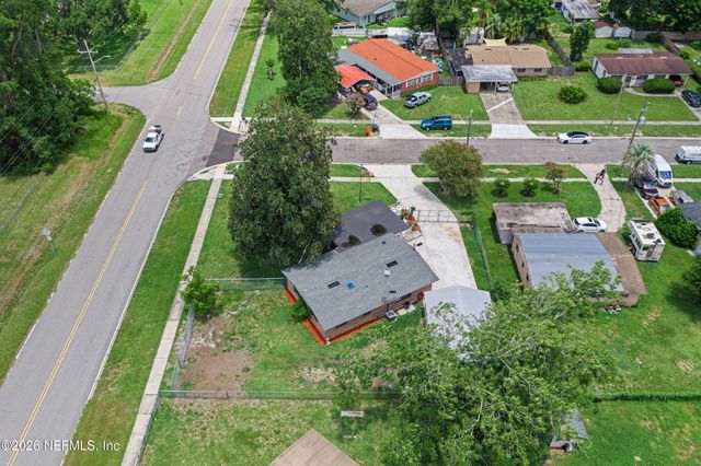 7662 CONTOUR Drive, Jacksonville, FL 32221
