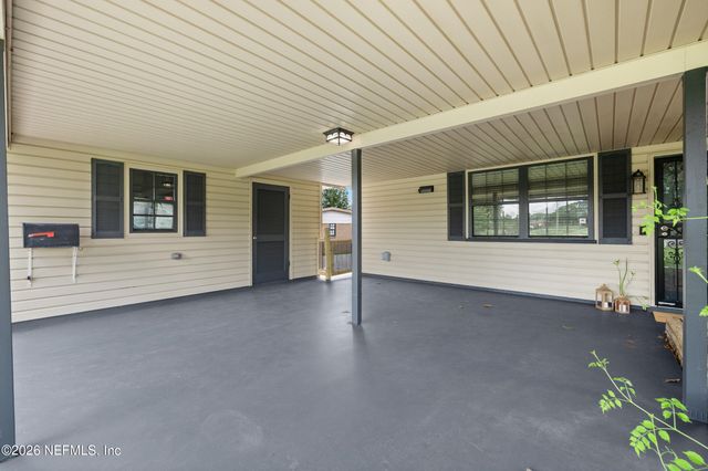 7662 CONTOUR Drive, Jacksonville, FL 32221