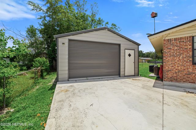 7662 CONTOUR Drive, Jacksonville, FL 32221