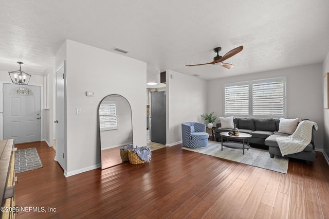 7662 CONTOUR Drive, Jacksonville, FL 32221