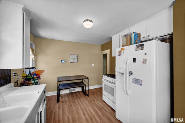 1004 SPRINGFIELD Road, East Peoria, IL 61611