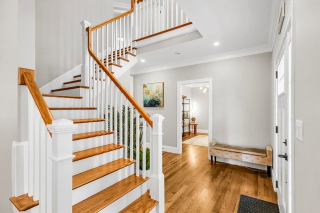 3 Oak Meadow Cir, Shrewsbury, MA 01545