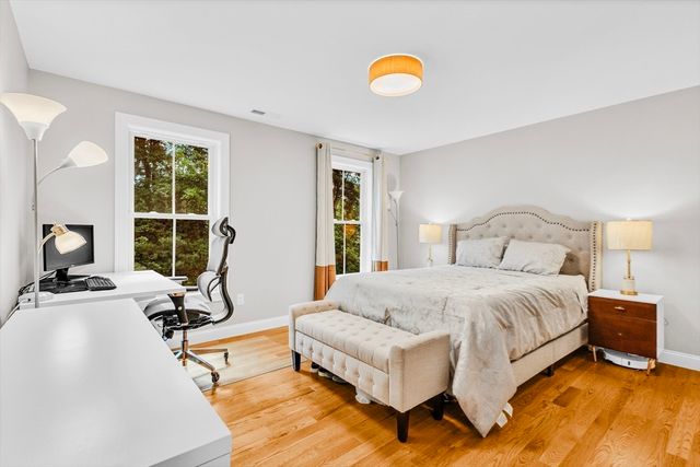 3 Oak Meadow Cir, Shrewsbury, MA 01545