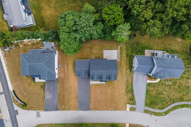 3 Oak Meadow Cir, Shrewsbury, MA 01545