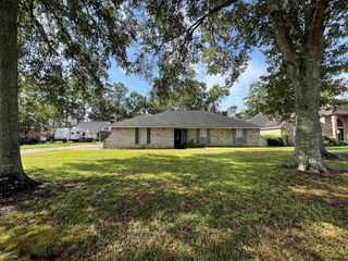 185 Brookhollow Street, Vidor, TX 77662