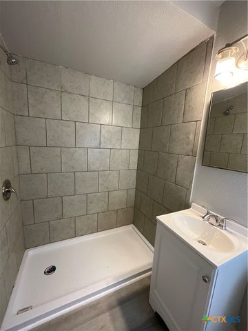 2018 Sherman Street, Seguin, TX 78155