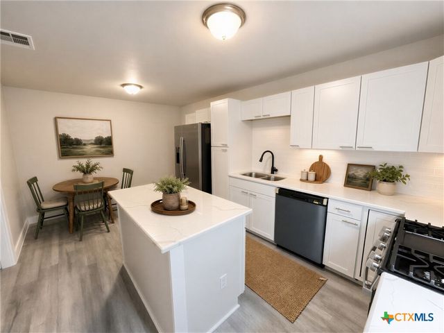 2018 Sherman Street, Seguin, TX 78155