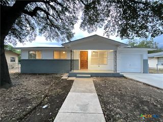 2018 Sherman Street, Seguin, TX 78155