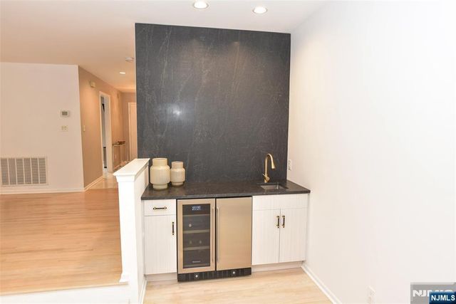 272 Belmont Place 272, Mahwah, NJ 07430