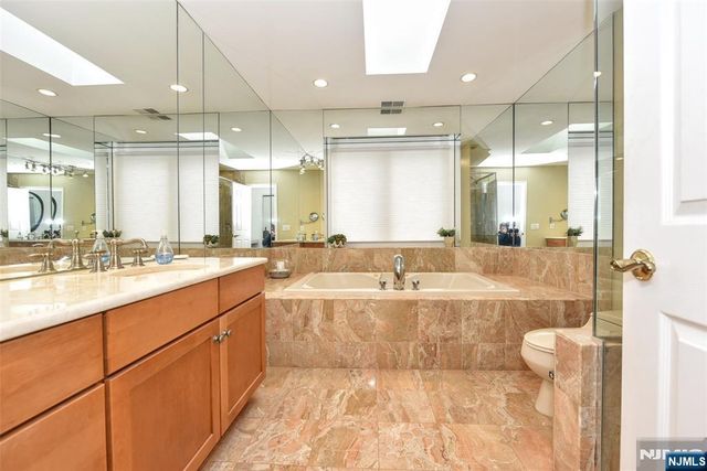 272 Belmont Place 272, Mahwah, NJ 07430