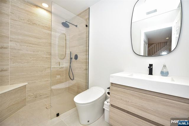 272 Belmont Place 272, Mahwah, NJ 07430