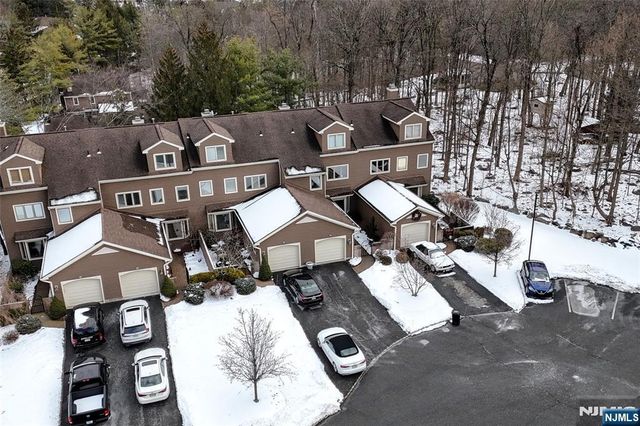 272 Belmont Place 272, Mahwah, NJ 07430