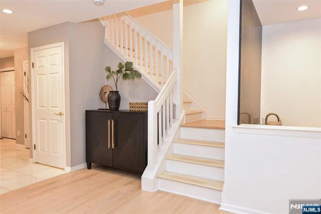 272 Belmont Place 272, Mahwah, NJ 07430