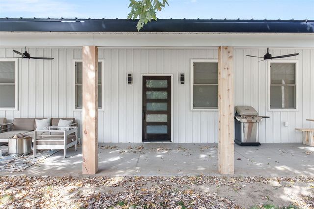 7924 S Beech Avenue, Howard City, MI 49329