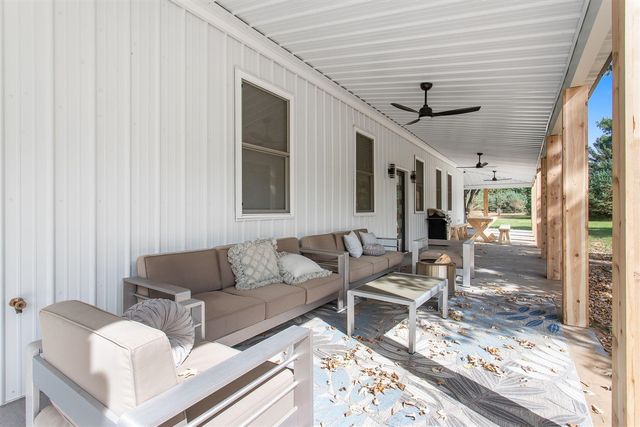 7924 S Beech Avenue, Howard City, MI 49329