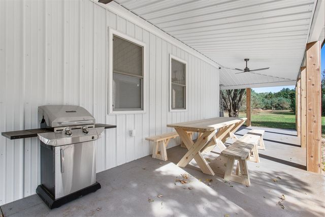 7924 S Beech Avenue, Howard City, MI 49329