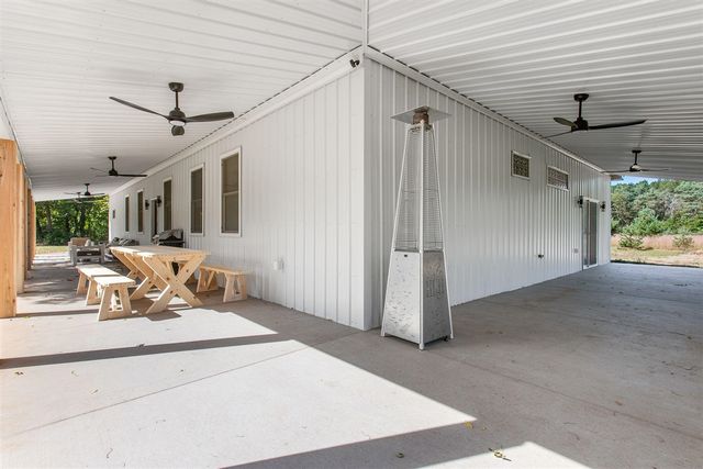 7924 S Beech Avenue, Howard City, MI 49329