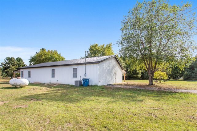 7924 S Beech Avenue, Howard City, MI 49329