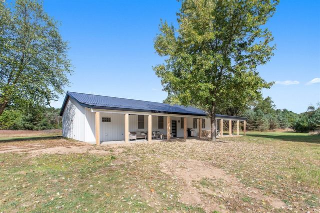 7924 S Beech Avenue, Howard City, MI 49329