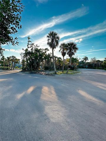 7825 SANDERLING ROAD, Sarasota, FL 34242
