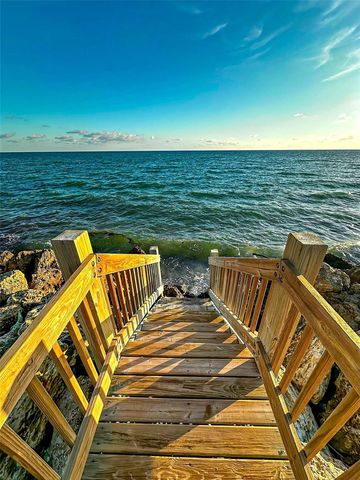 7825 SANDERLING ROAD, Sarasota, FL 34242