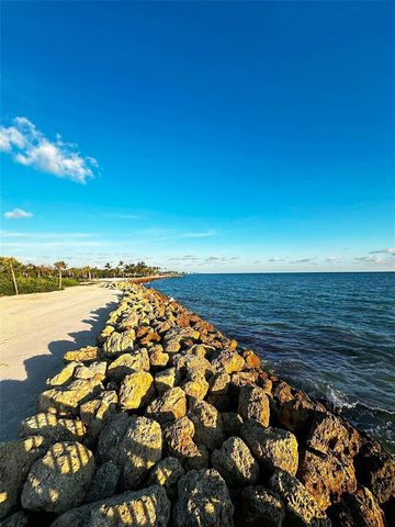 7825 SANDERLING ROAD, Sarasota, FL 34242