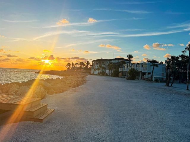 7825 SANDERLING ROAD, Sarasota, FL 34242