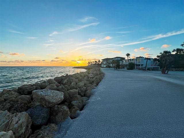 7825 SANDERLING ROAD, Sarasota, FL 34242