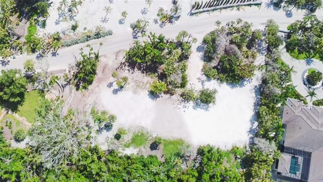 7825 SANDERLING ROAD, Sarasota, FL 34242