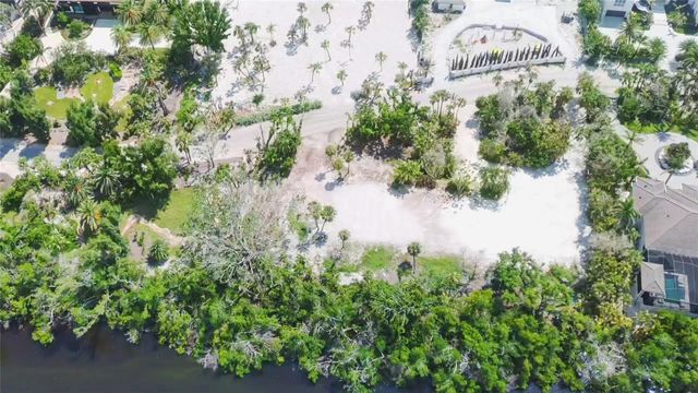 7825 SANDERLING ROAD, Sarasota, FL 34242