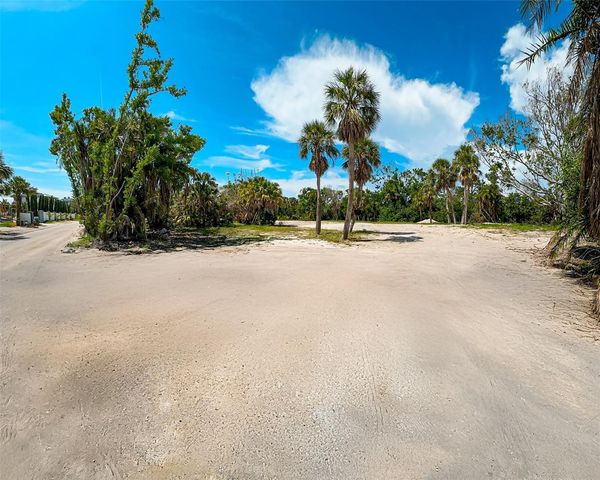 7825 SANDERLING ROAD, Sarasota, FL 34242