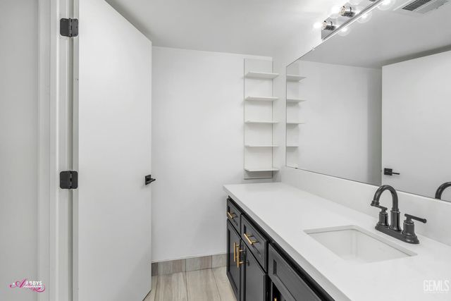 5400 Kirkside B, Bakersfield, CA 93309