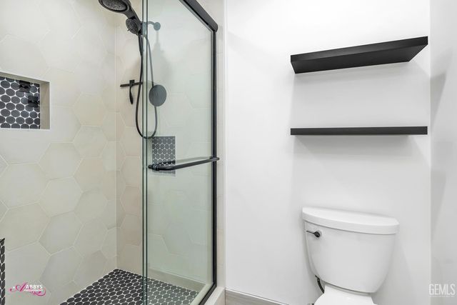 5400 Kirkside B, Bakersfield, CA 93309