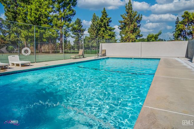 5400 Kirkside B, Bakersfield, CA 93309