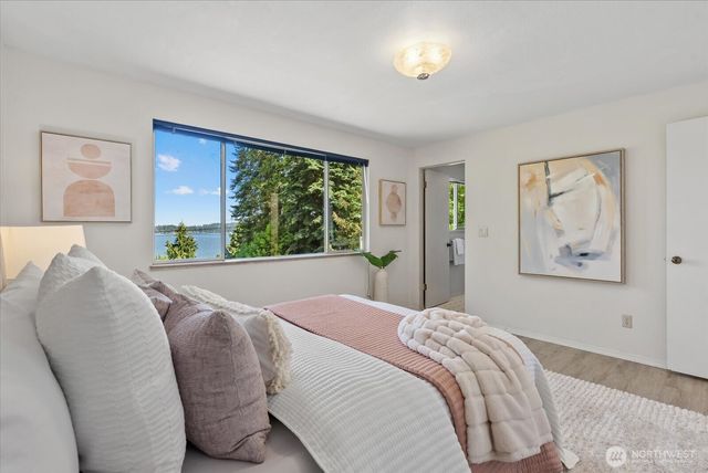 3006 89th Place SE, Mercer Island, WA 98040